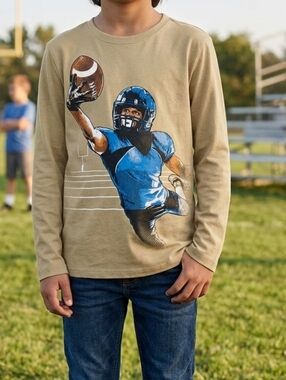 Long-Sleeve Tee with Football Player Graphic Size 10